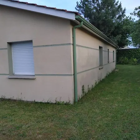4 Bedroom House Prázdninový dům Eysines