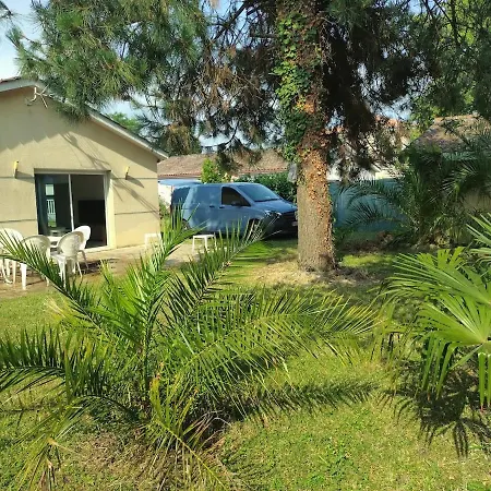 Semesterbostad 4 Bedroom House Eysines
