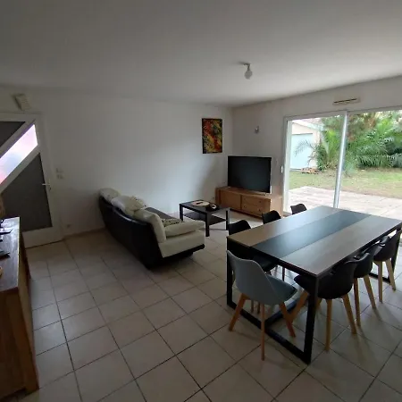 4 Bedroom House Eysines